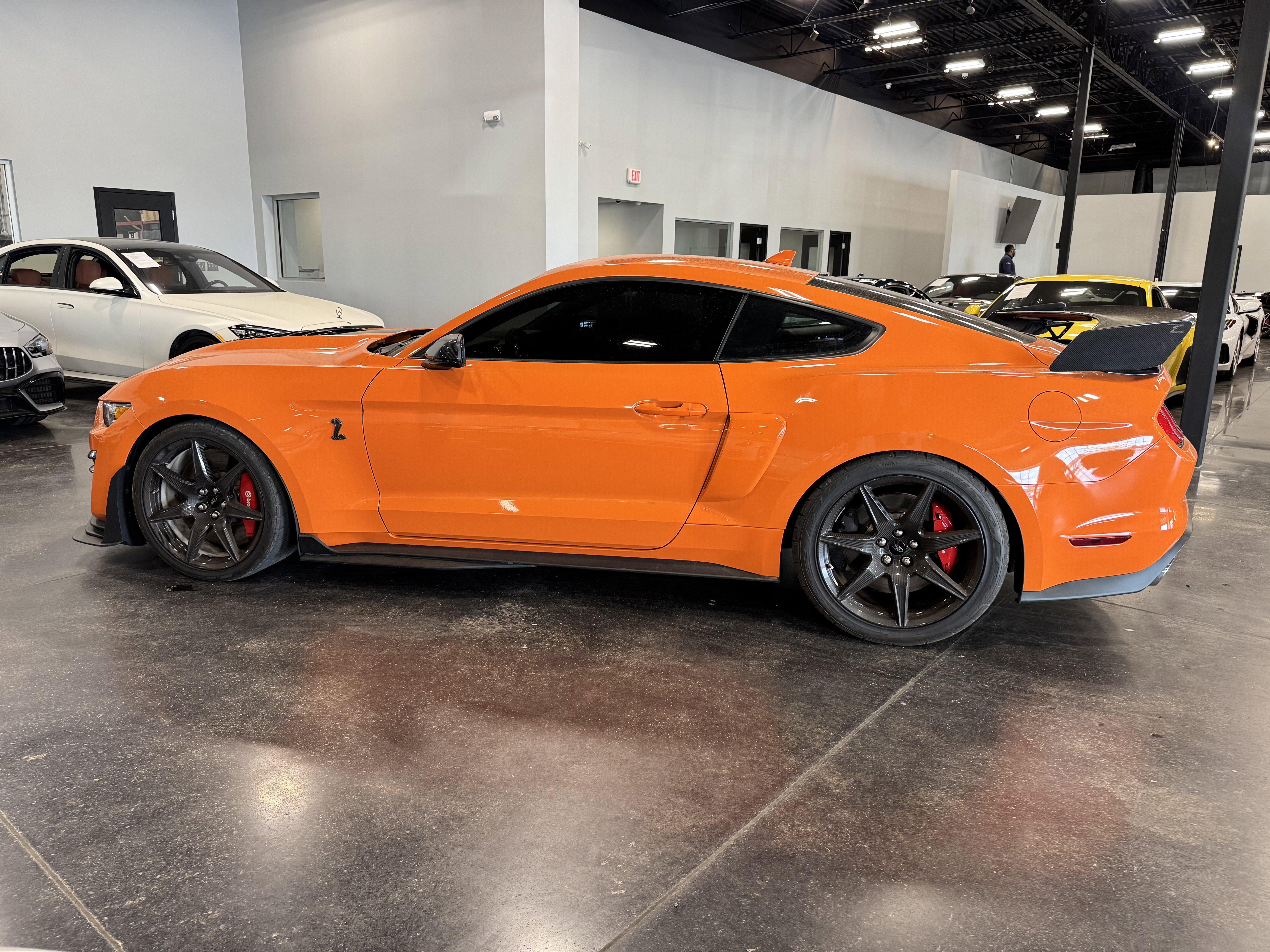 Used 2021 Ford Mustang Shelby GT500 w/ Carbon Fiber Track Pack RWD image 6