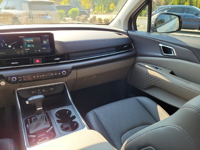 New 2027 Kia Carnival EX FWD image 9