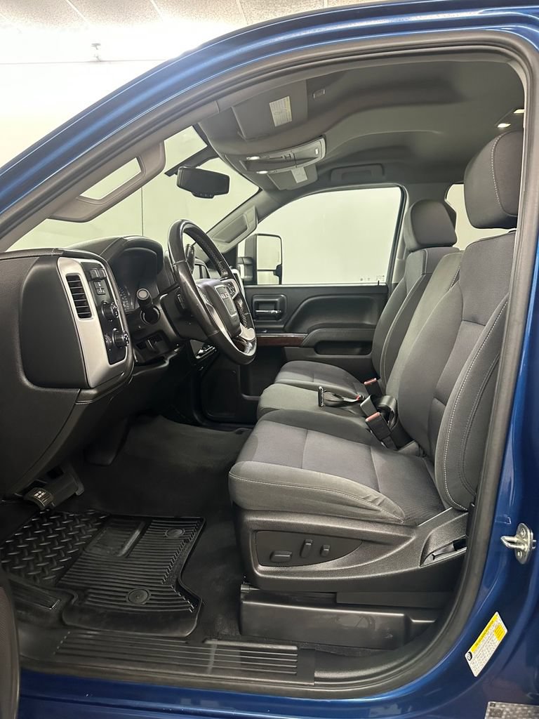 Used 2019 GMC Sierra 2500 SLE w/ SLE Preferred Package AWD/4WD image 11
