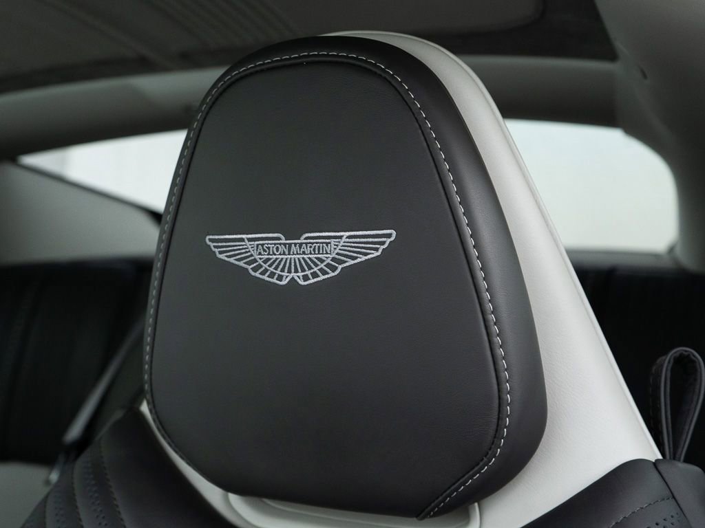 Used 2023 Aston Martin DB11 V12 image 17