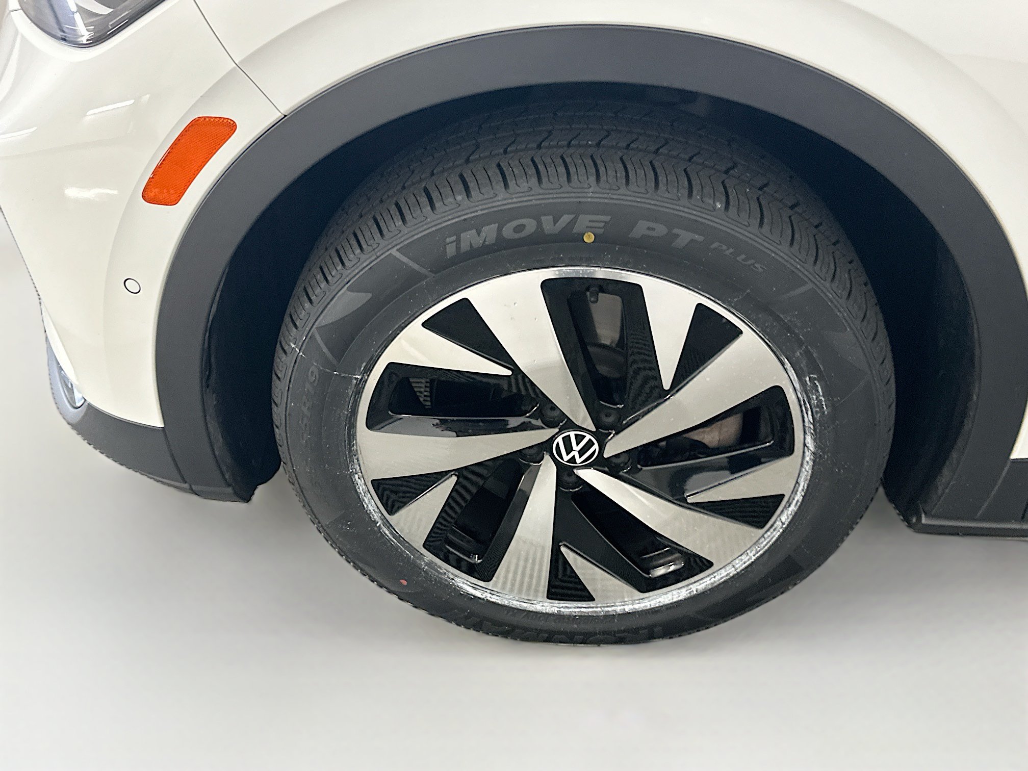 Used 2023 Volkswagen ID.4 Pro AWD/4WD image 11
