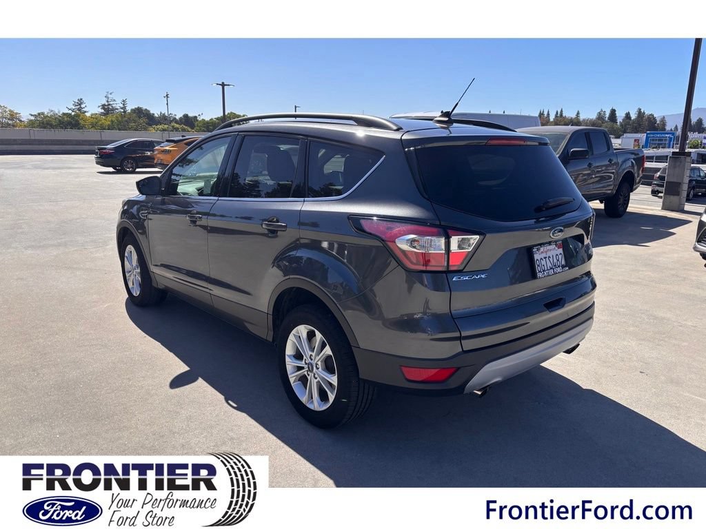Used 2018 Ford Escape SE w/ SE Sync 3 Package FWD image 4