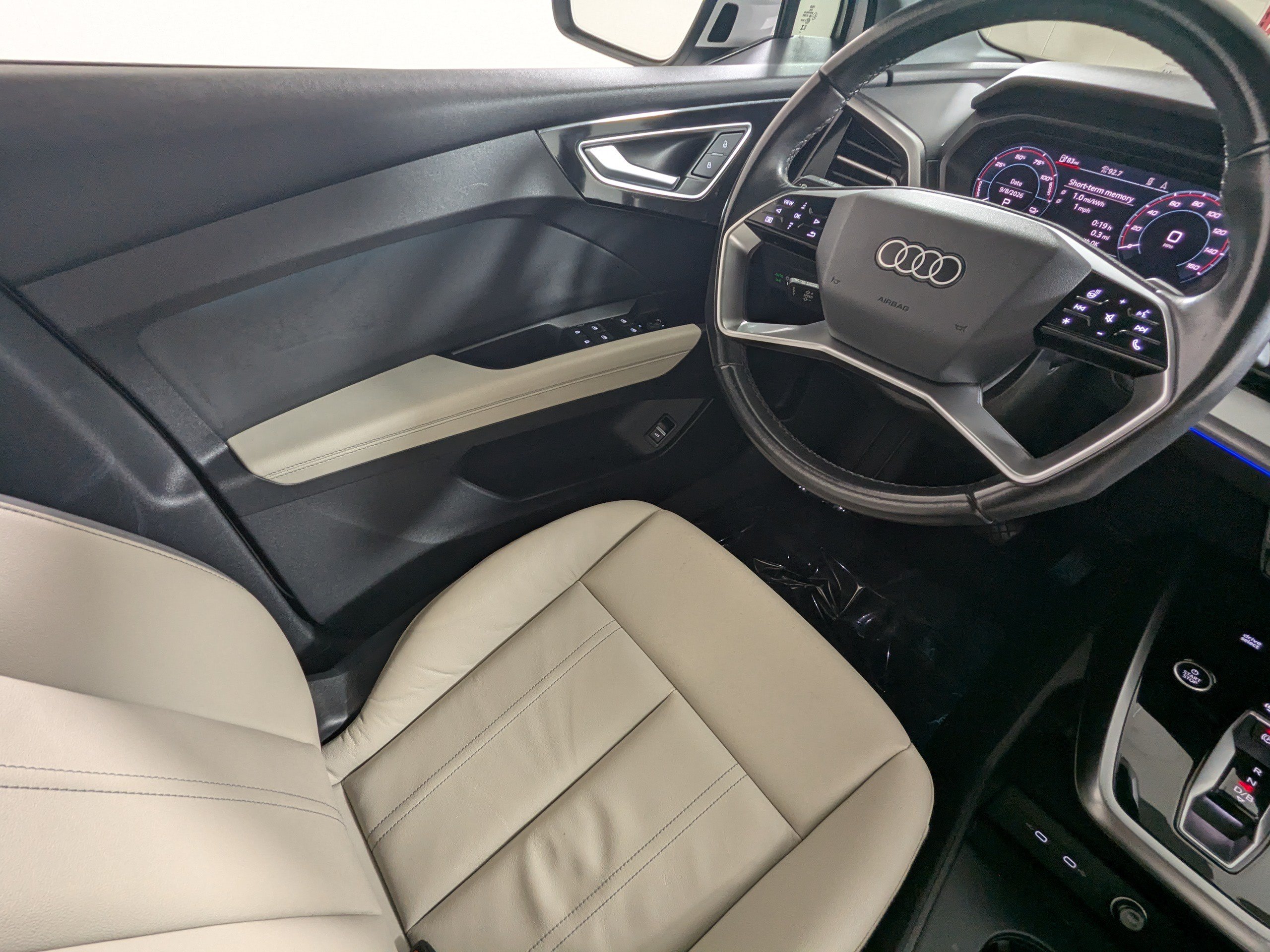 Used 2023 Audi Q4 e-tron Premium Plus w/ Premium Plus AWD/4WD image 9