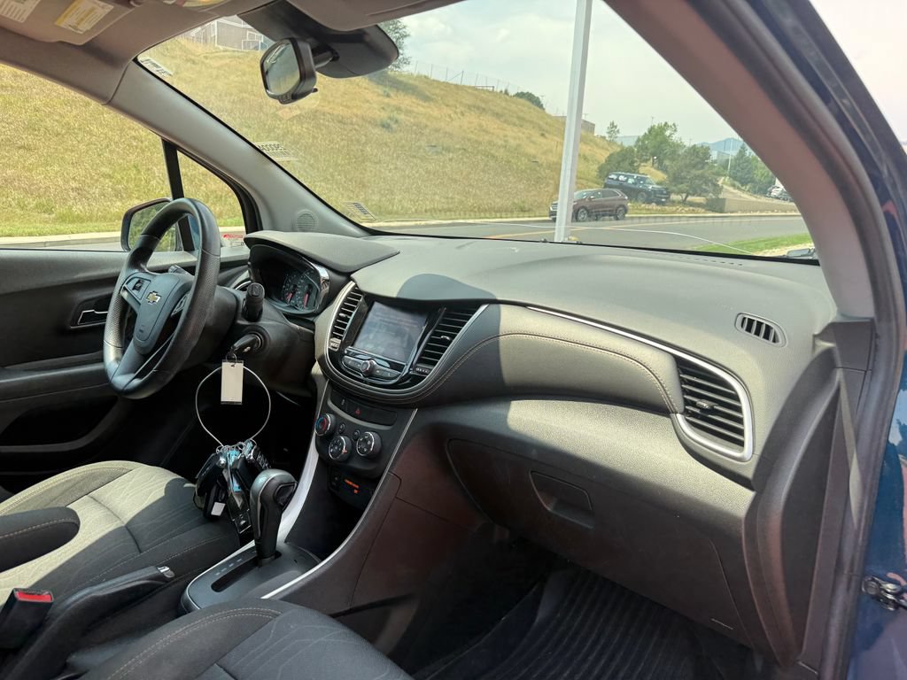 Used 2020 Chevrolet Trax LT AWD/4WD image 29