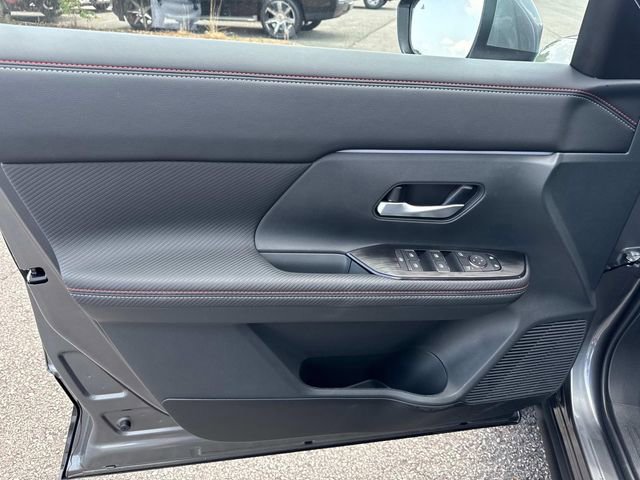 New 2025 Nissan Kicks SR image 19