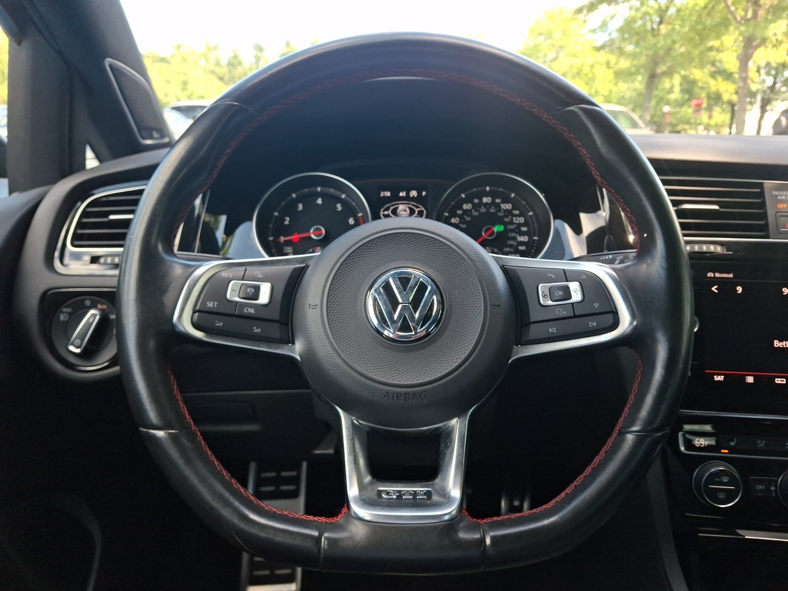 Used 2018 Volkswagen GTI Autobahn FWD image 21