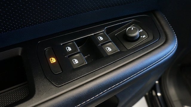 Certified 2025 Volkswagen Atlas SEL image 29