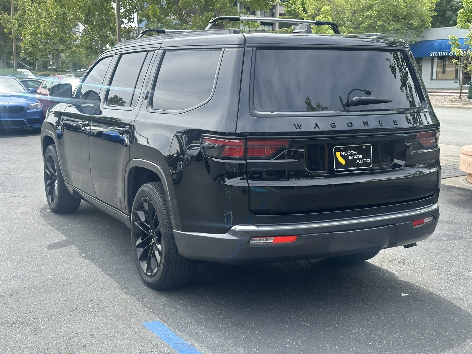 Used 2022 Jeep Wagoneer Series III w/ Premium Group I image 11