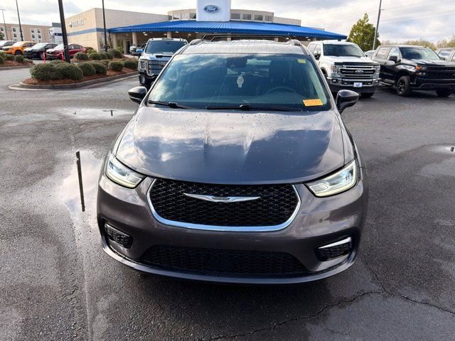 Used 2022 Chrysler Pacifica Touring-L image 17