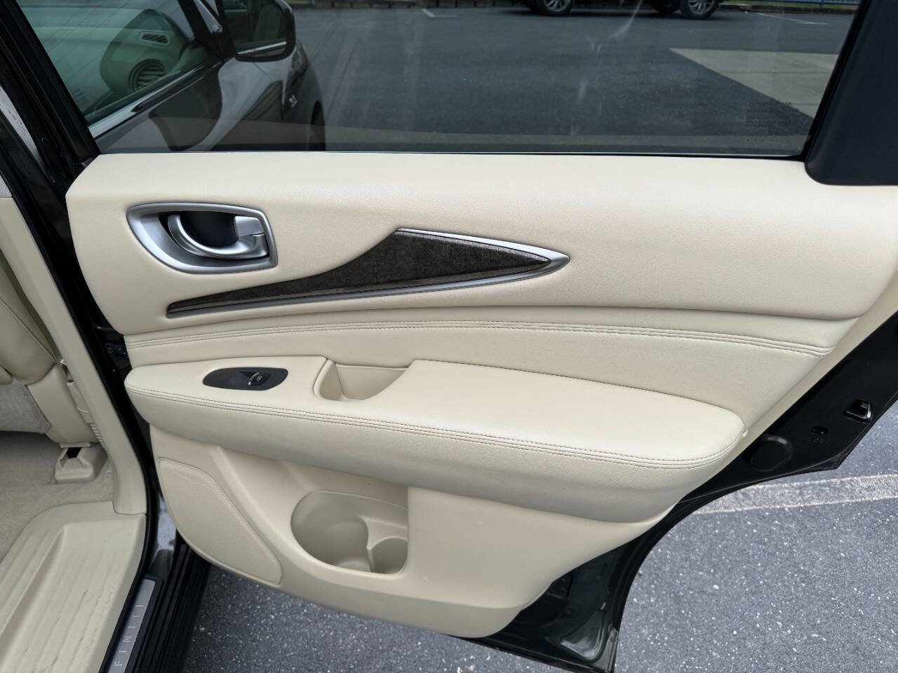 Used 2014 INFINITI QX60 AWD w/ Premium Package image 49