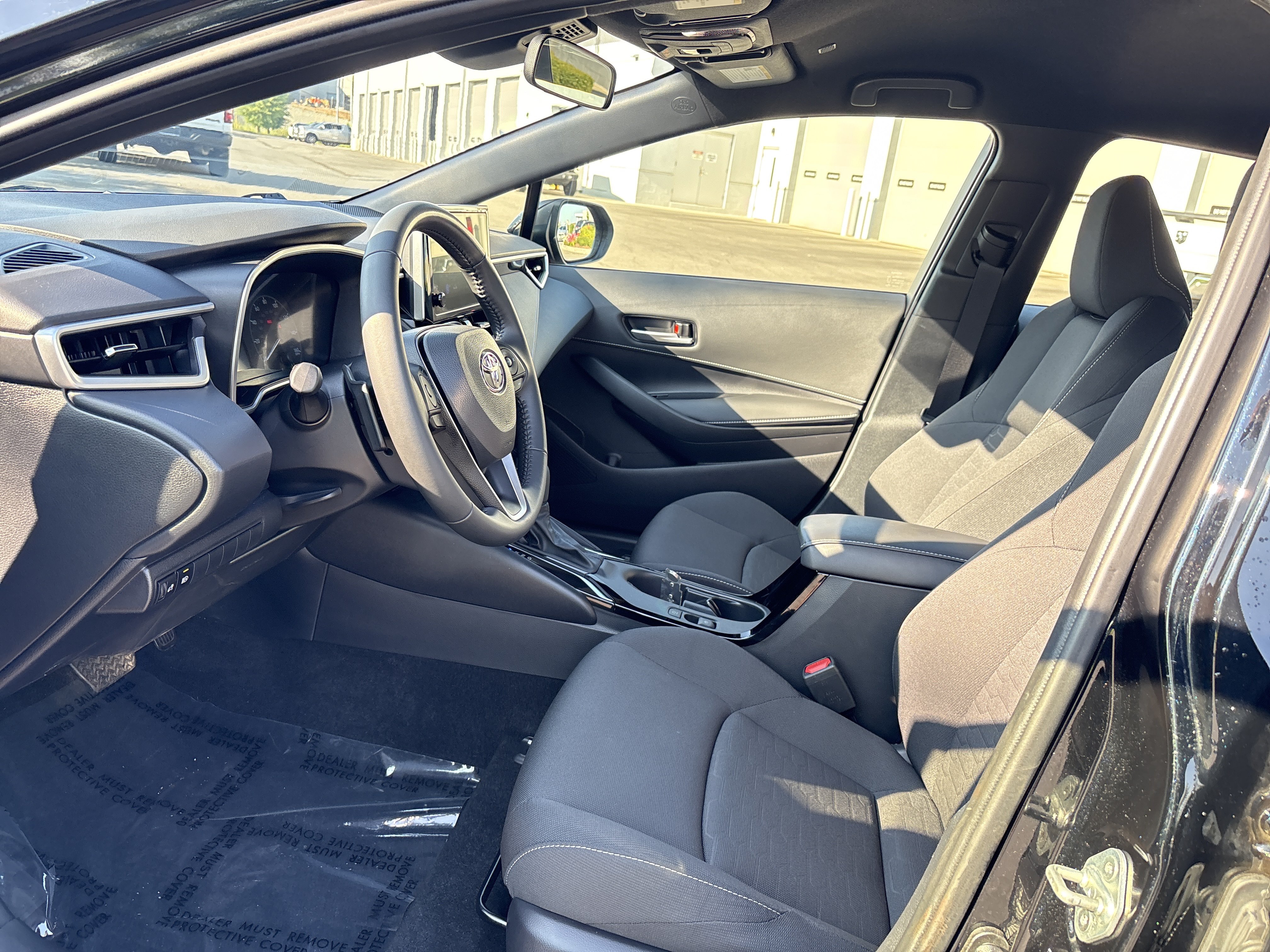 Used 2025 Toyota Corolla Hatchback w/ SE Package FWD image 20