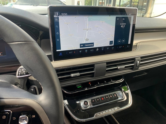 Used 2023 Lincoln Corsair AWD w/ Equipment Group 101A image 27