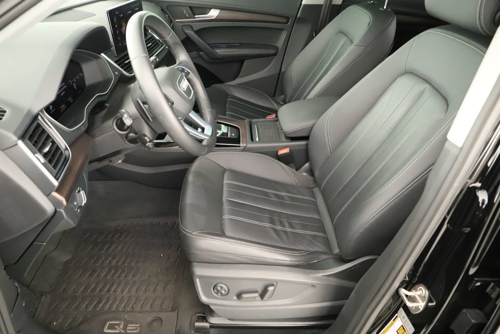 Used 2021 Audi Q5 2.0T Premium Plus w/ Premium Plus Package AWD/4WD image 24