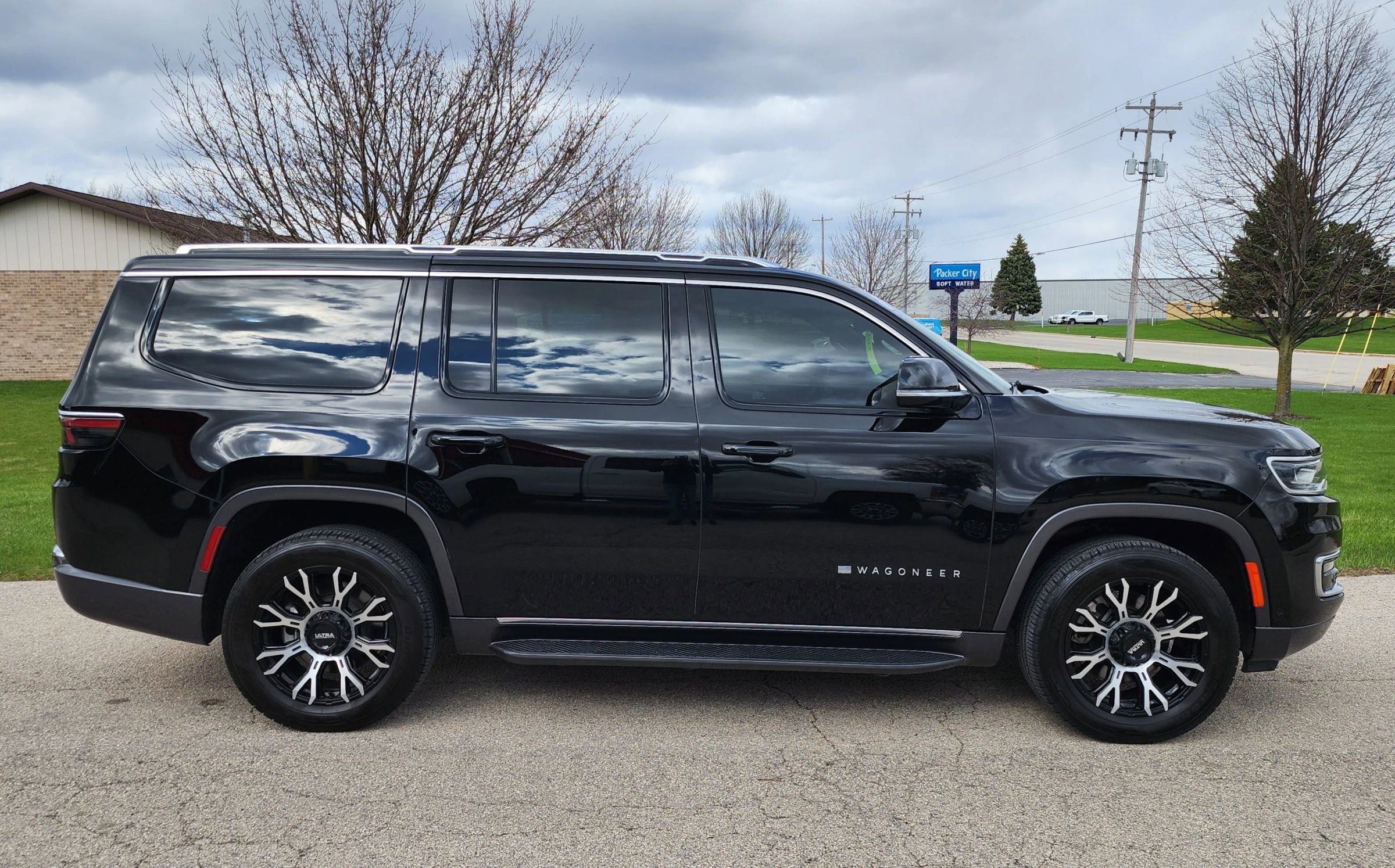 Used 2022 Jeep Wagoneer Series II AWD/4WD image 8