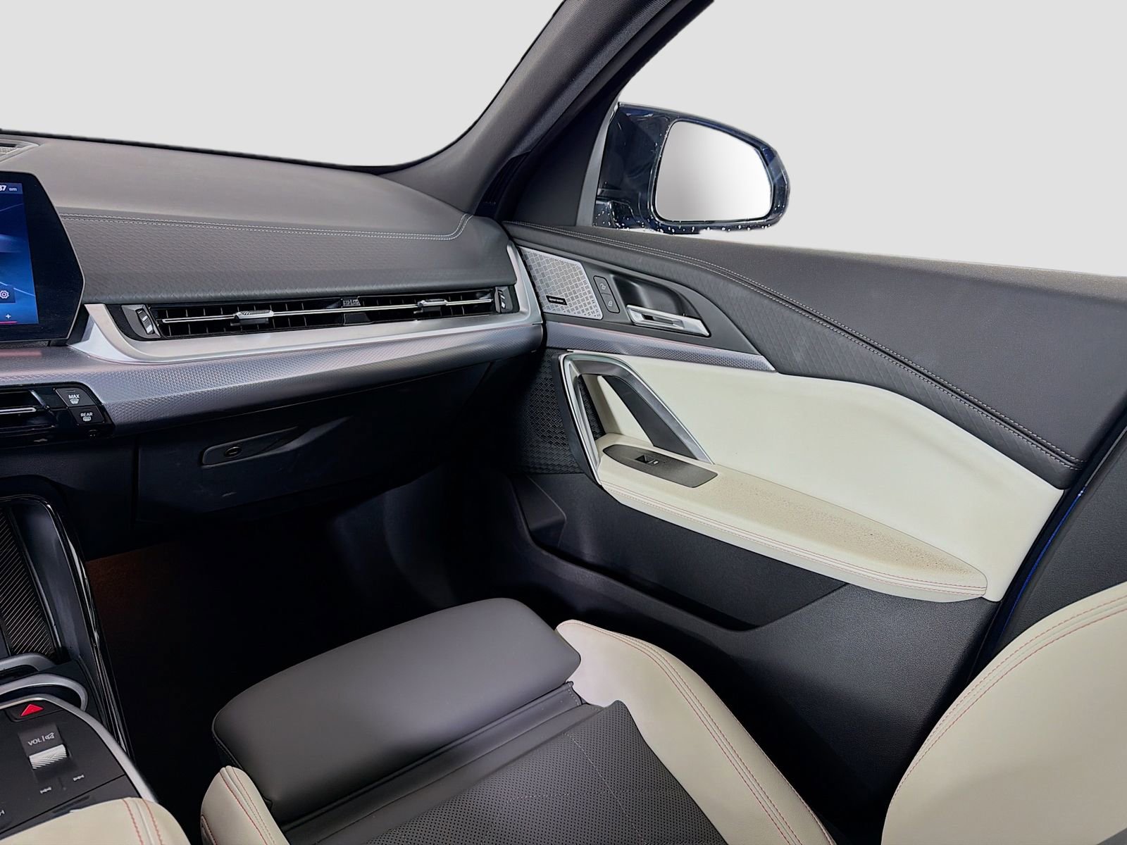 Used 2024 BMW X2 M35i image 26