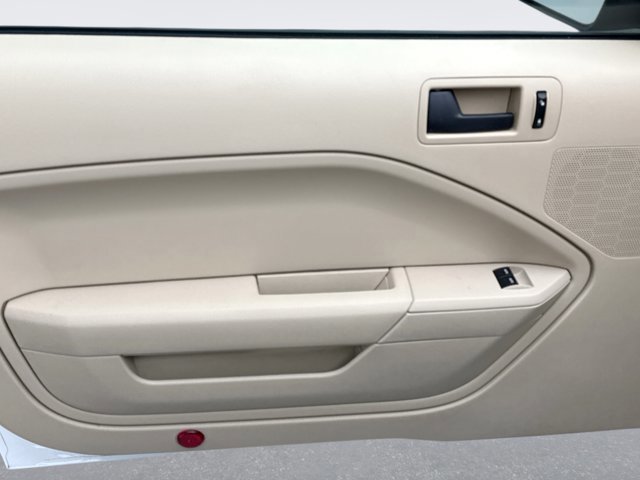 Used 2006 Ford Mustang Coupe image 9