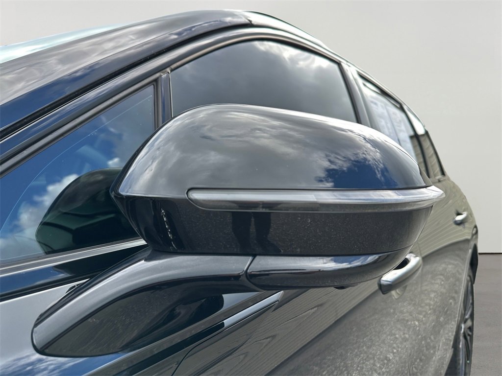 Used 2025 Lincoln Corsair FWD w/ Equipment Group 101A image 11