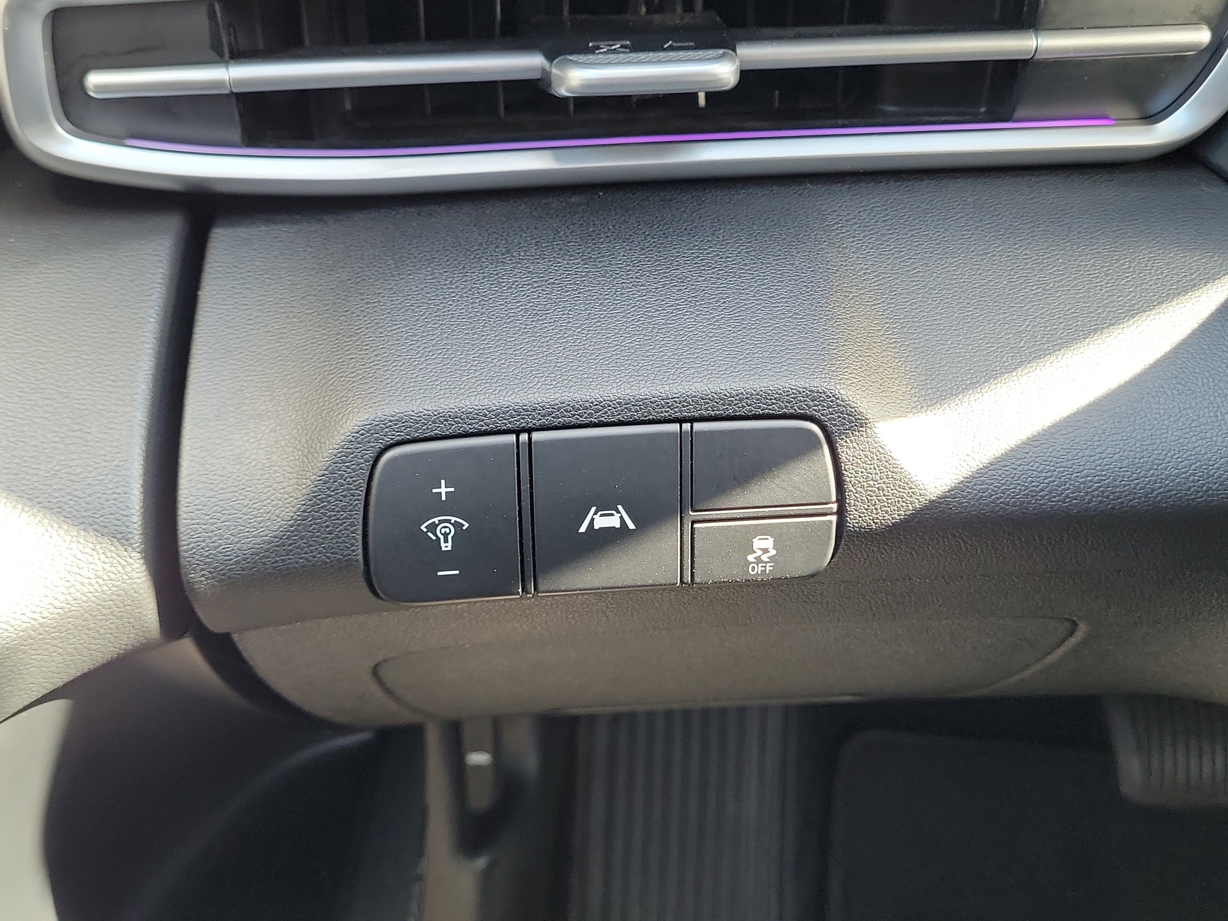Used 2021 Hyundai Elantra Limited FWD image 24