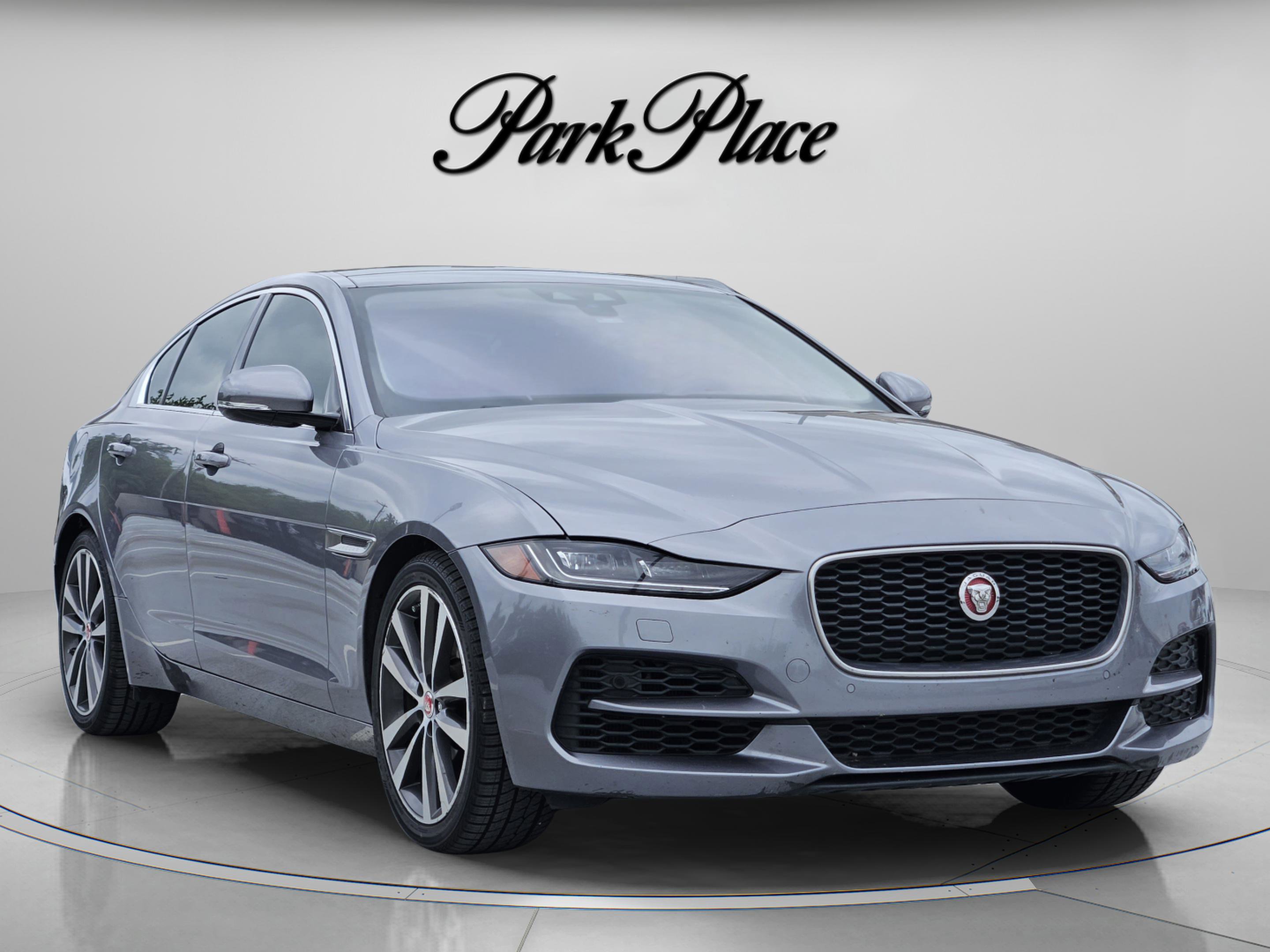 Used 2020 Jaguar XE S RWD image 8