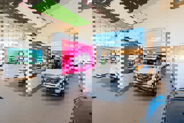 Certified 2025 Volkswagen Atlas Peak Edition SE image 34