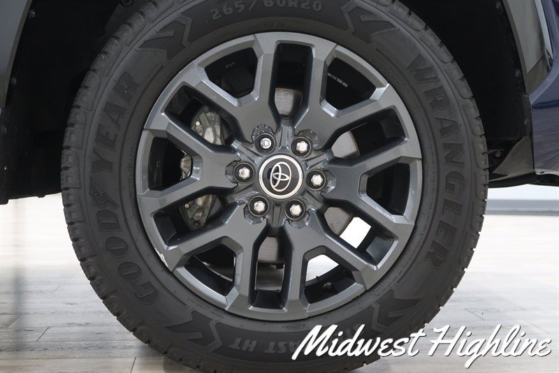 Used 2023 Toyota Tundra Platinum w/ Advanced Package AWD/4WD image 27