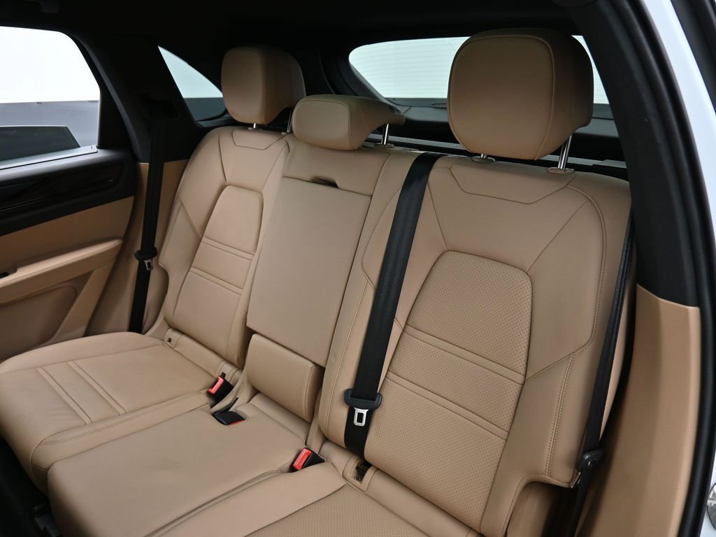 Certified 2023 Porsche Cayenne image 24