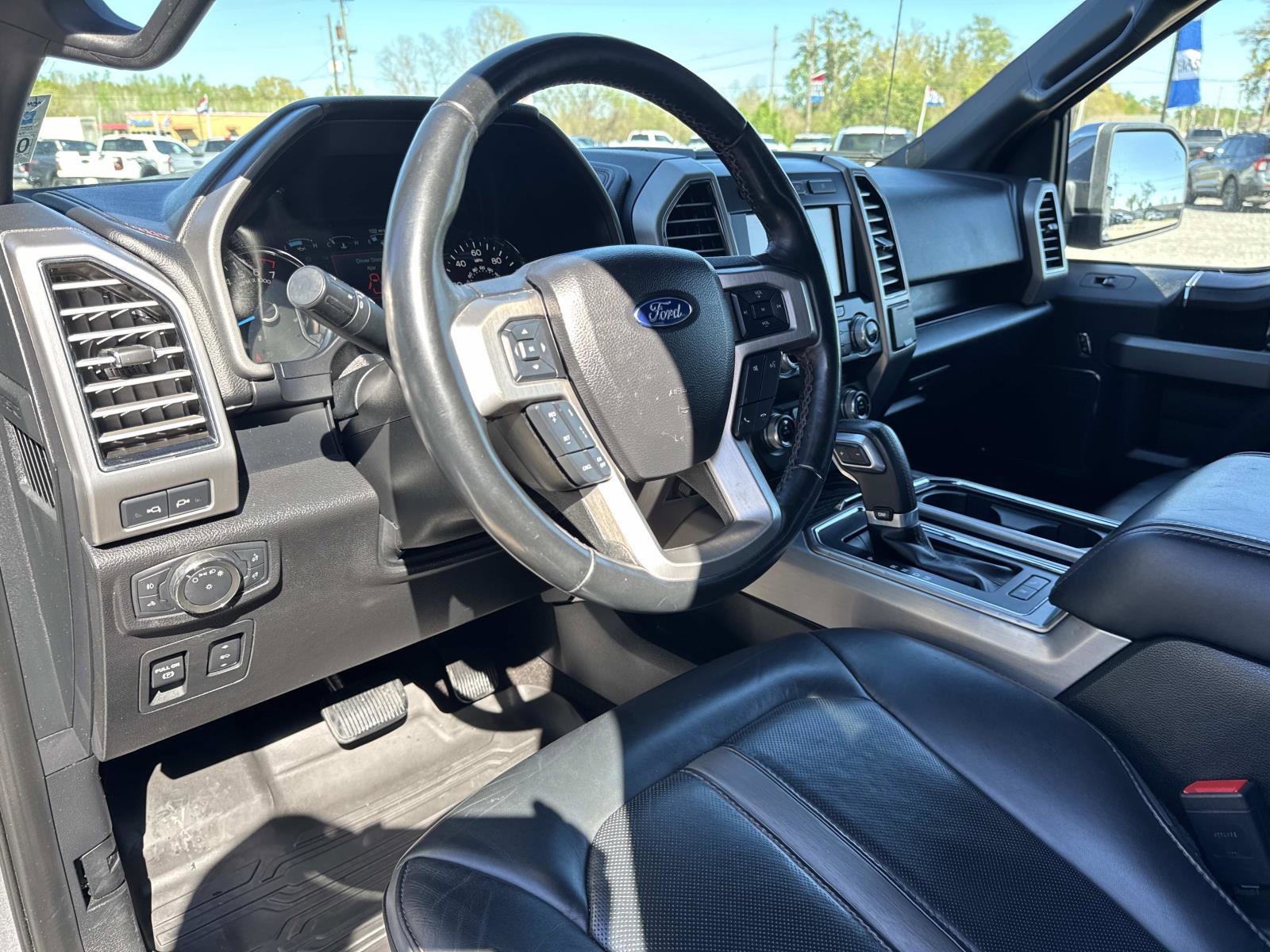 Used 2020 Ford F150 Platinum w/ Equipment Group 701A Luxury AWD/4WD image 18