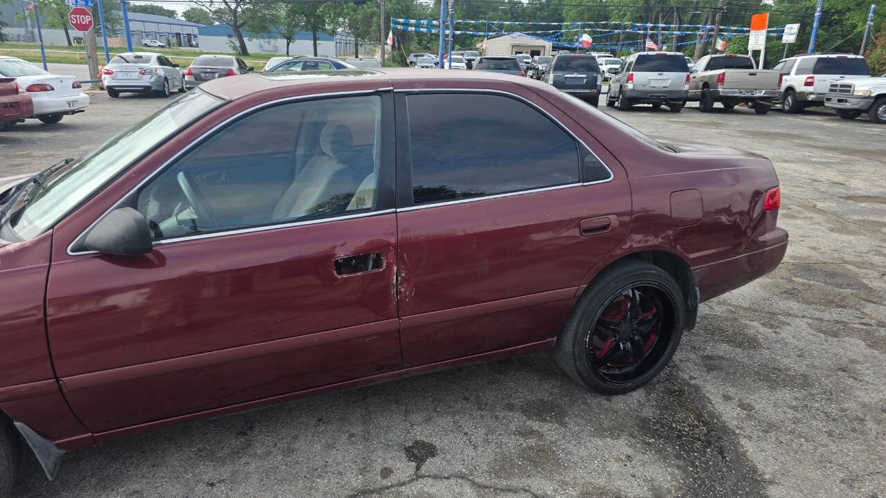Used 2001 Toyota Camry LE FWD image 2