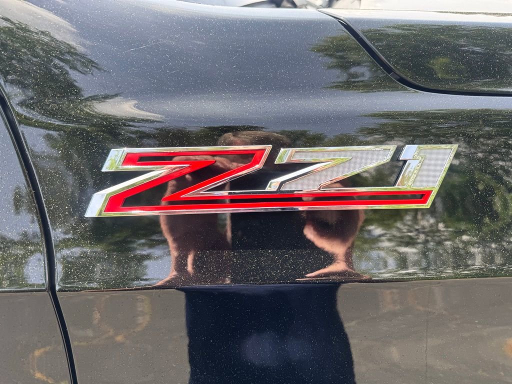 Certified 2022 Chevrolet Tahoe Z71 w/ Luxury Package AWD/4WD image 17