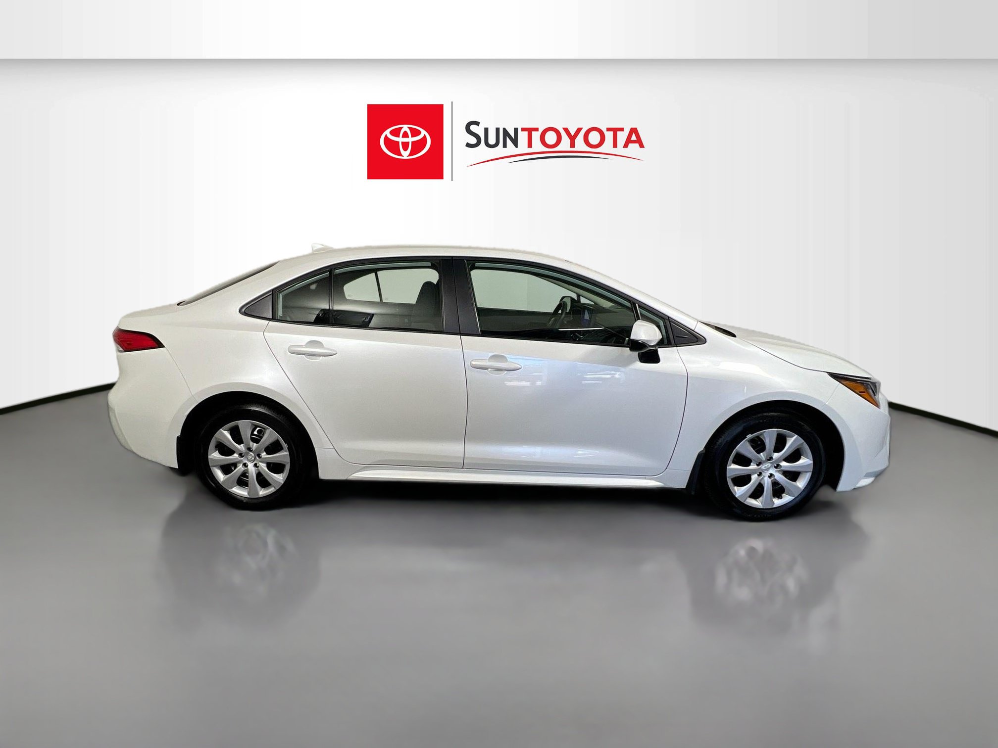 Used 2026 Toyota Corolla LE FWD image 2