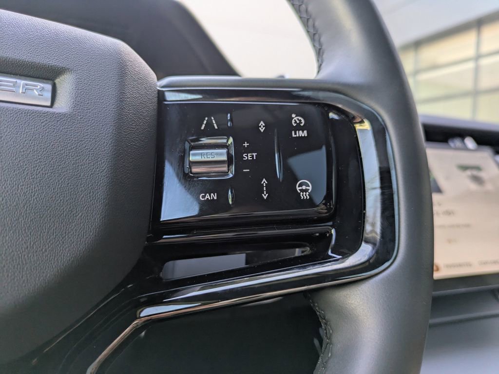 Used 2025 Land Rover Range Rover Evoque S image 28