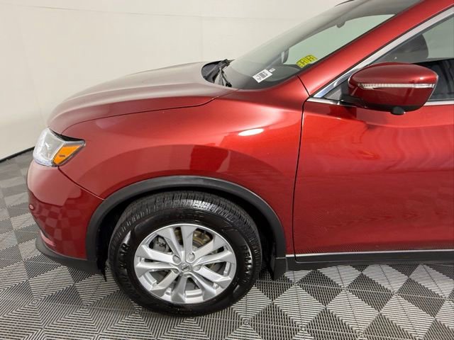 Used 2016 Nissan Rogue SV w/ SV Premium Package image 12