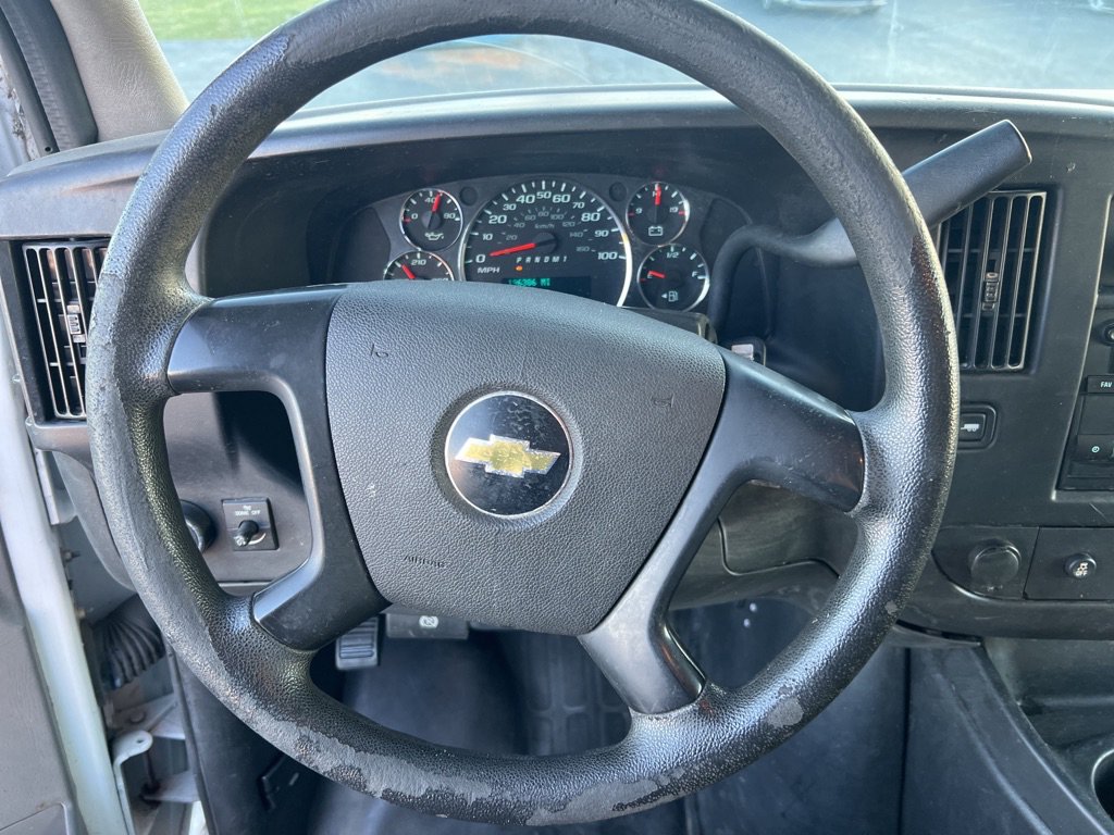 Used 2015 Chevrolet Express 2500 RWD image 27