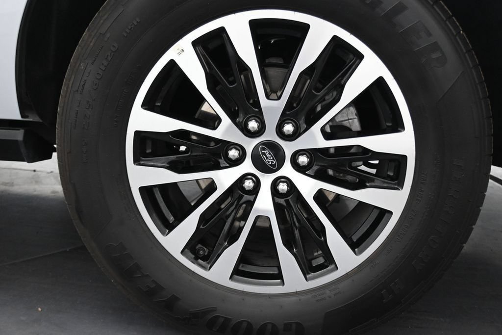 Used 2025 Ford Expedition Max Platinum AWD/4WD image 28