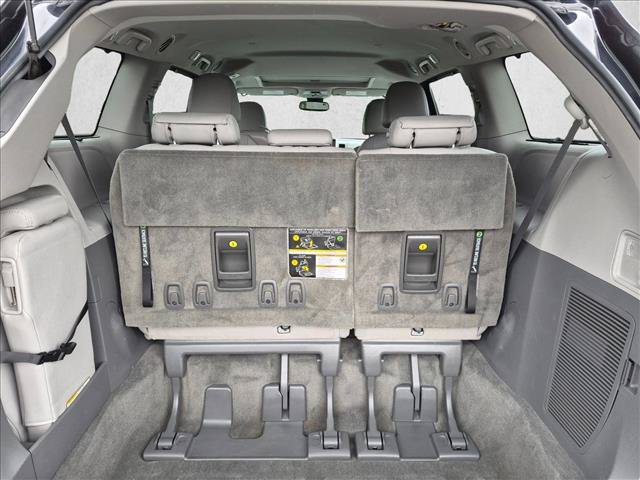Used 2018 Toyota Sienna XLE w/ XLE Navigation Package FWD image 6