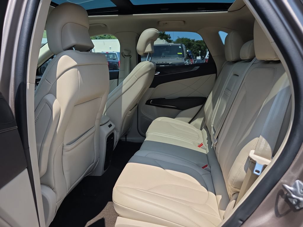 Used 2019 Lincoln MKC Reserve AWD/4WD image 16