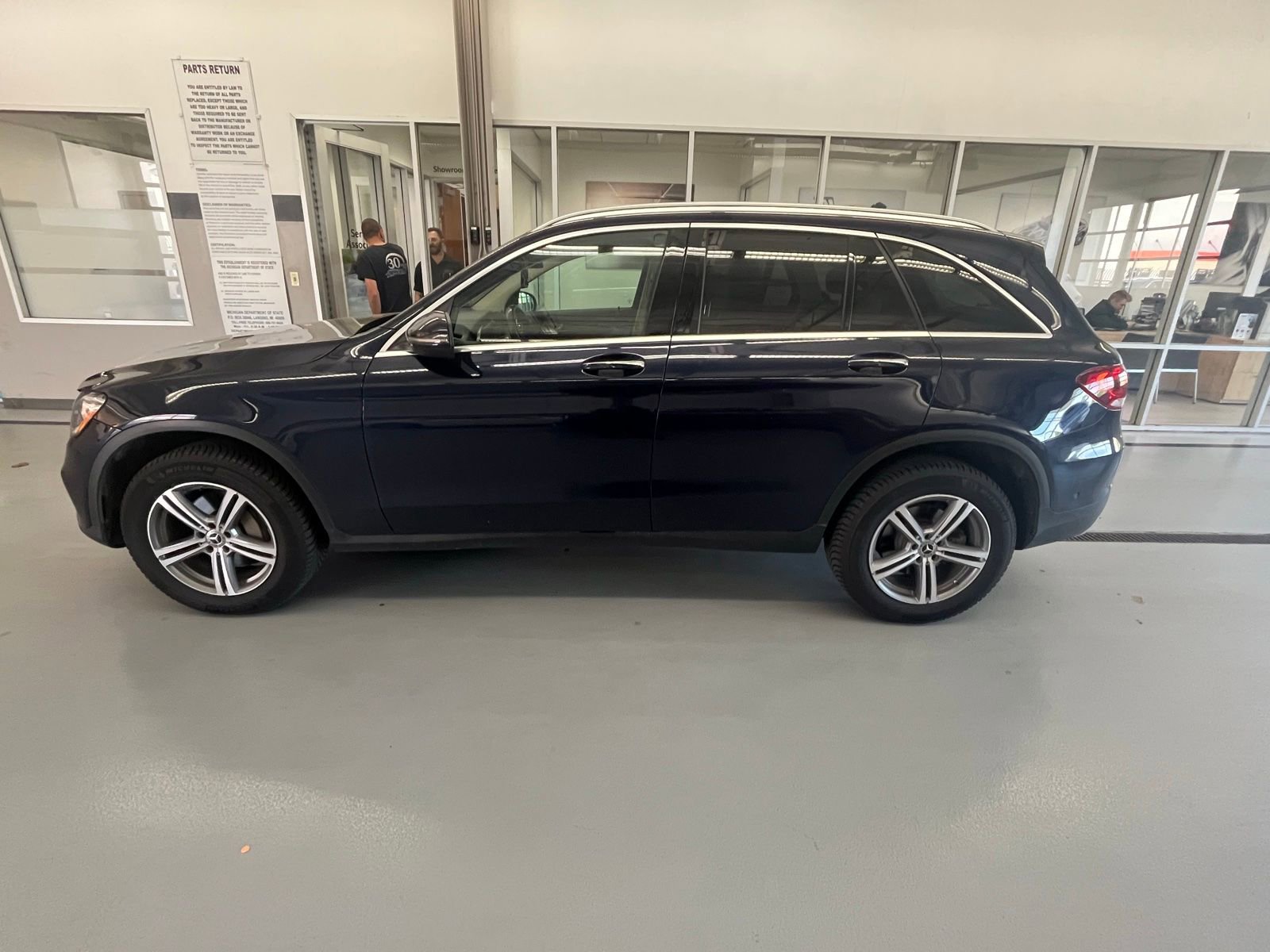 Used 2021 Mercedes-Benz GLC 300 4MATIC image 5