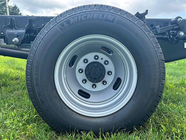 New 2025 Ford F350 XL w/ XL Chrome Package image 25