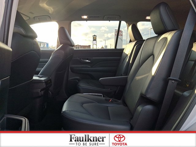 Certified 2025 Toyota Grand Highlander AWD image 10