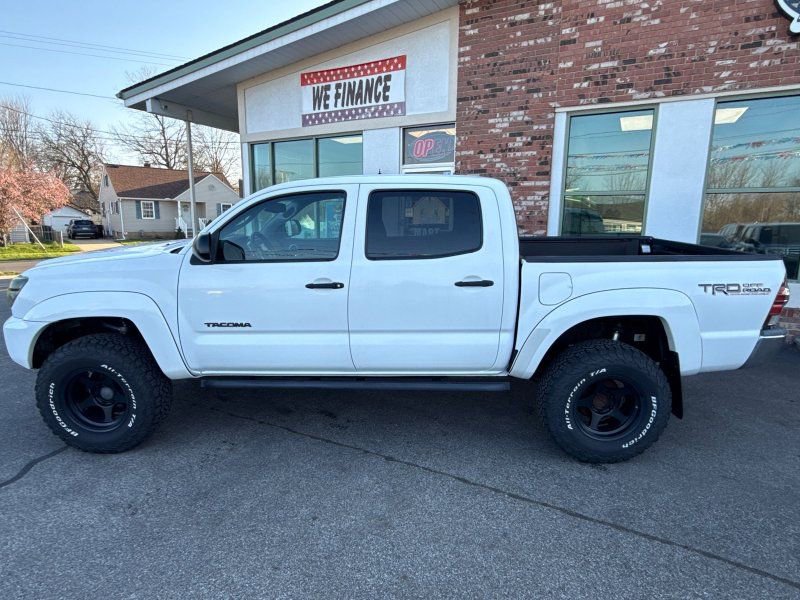 Used 2013 Toyota Tacoma 4x4 Double Cab w/ TRD Off-Road Pkg image 8