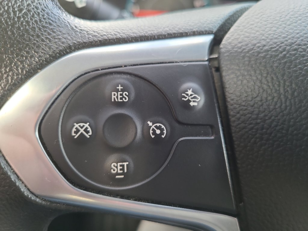 Used 2022 Chevrolet Traverse LS AWD/4WD image 23