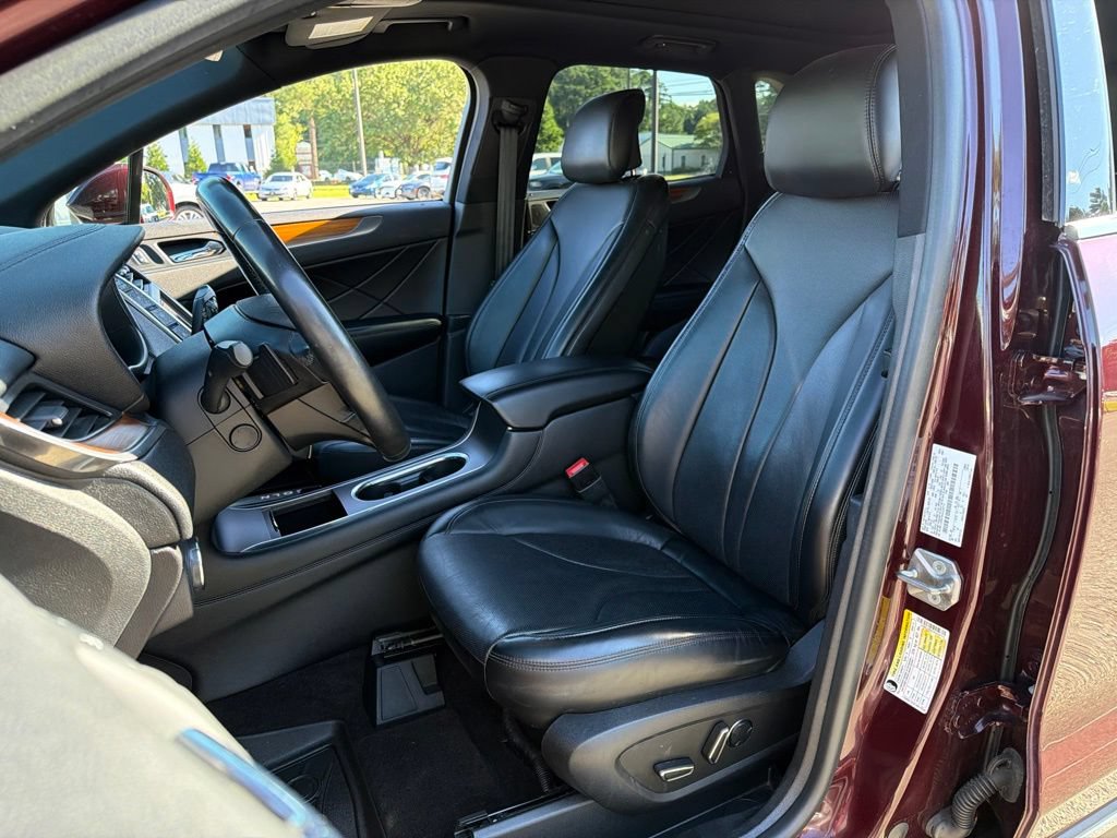Used 2019 Lincoln MKC Reserve w/ MKC Climate Package AWD/4WD image 18