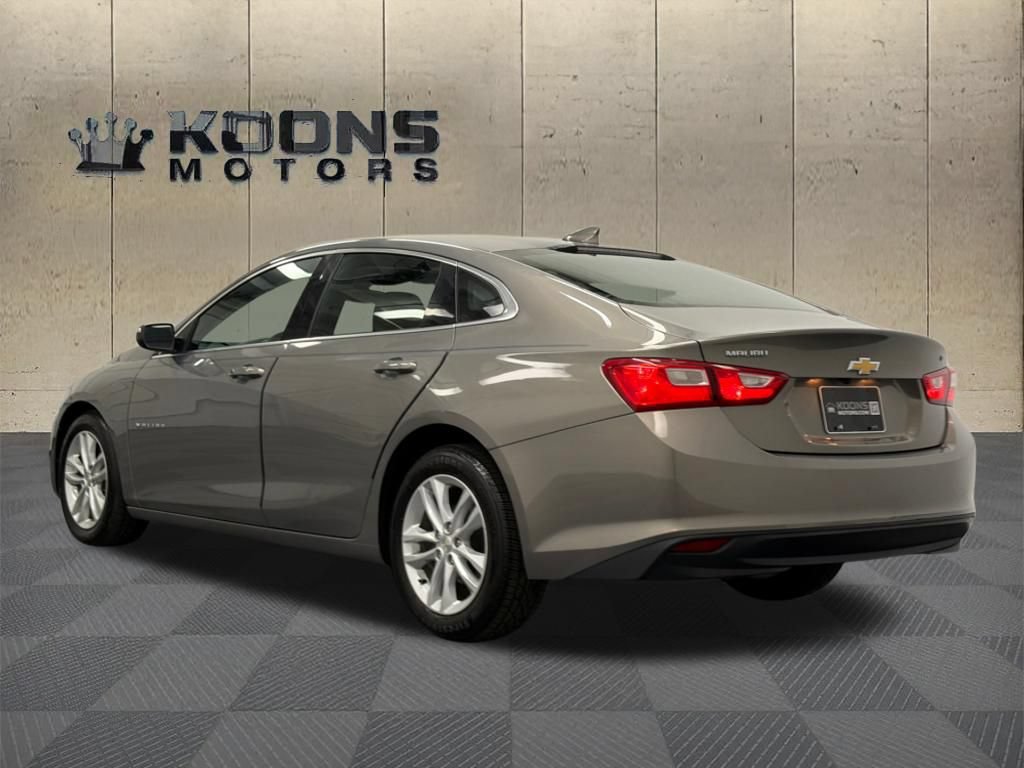 Used 2018 Chevrolet Malibu LT FWD video 4