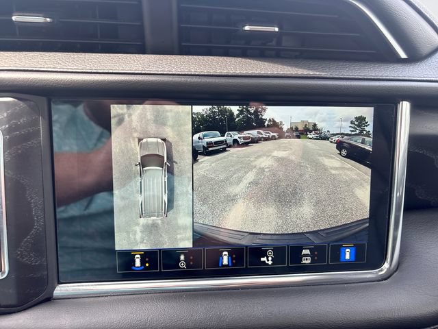 Used 2022 GMC Yukon Denali RWD image 17
