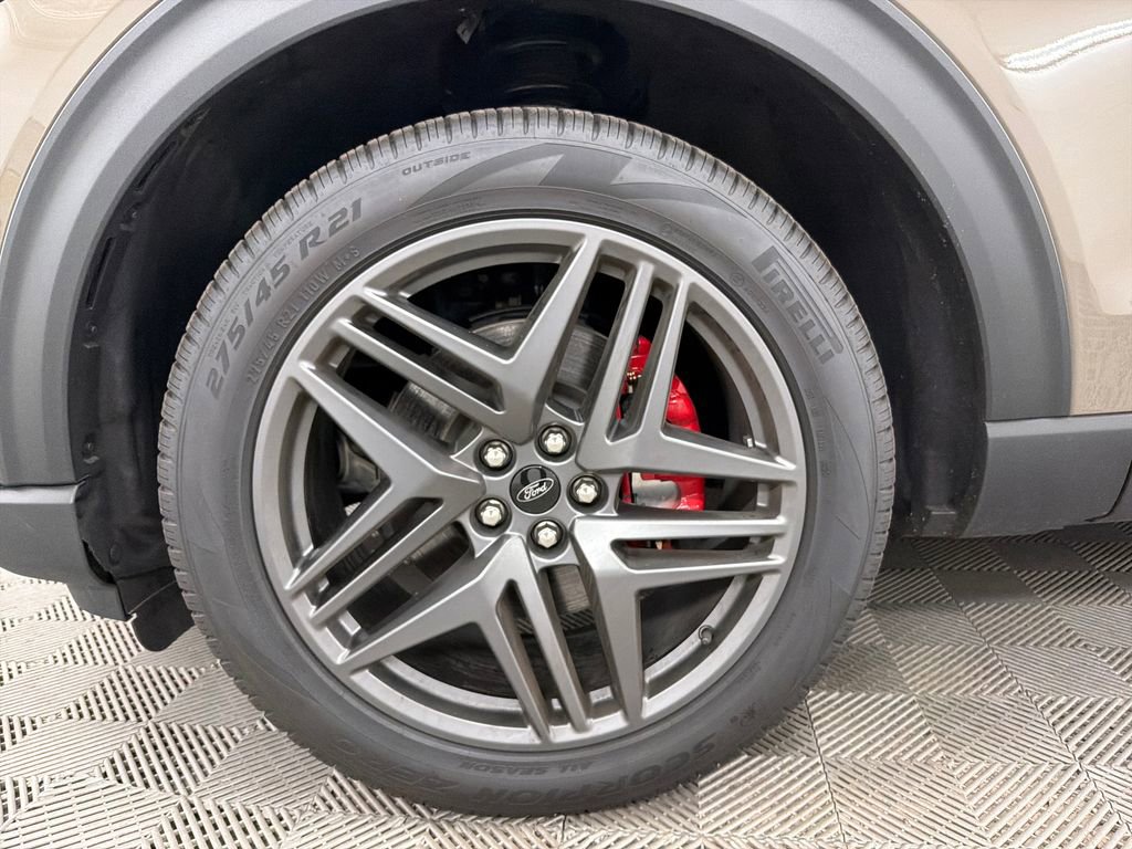 New 2026 Ford Explorer ST-Line w/ ST-Line Street Pack RWD image 11