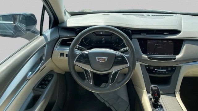 Used 2022 Cadillac XT5 Premium Luxury FWD image 21
