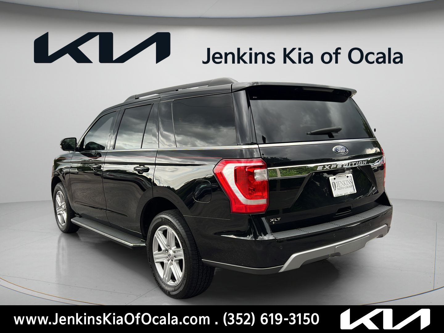 Used 2018 Ford Expedition XLT w/ Equipment Group 202A RWD image 5