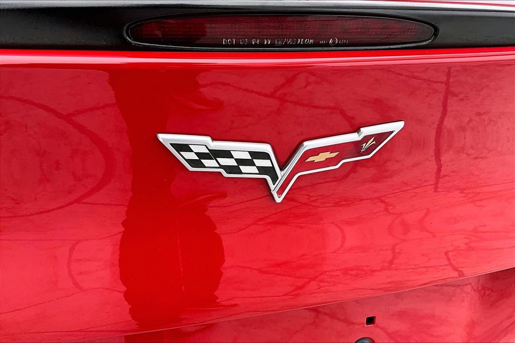 Used 2006 Chevrolet Corvette Coupe w/ Roof Package image 21