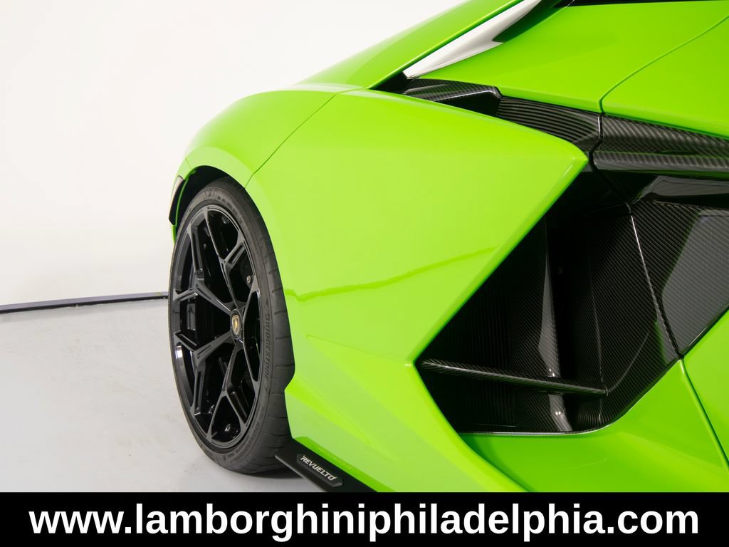 Used 2024 Lamborghini Revuelto AWD/4WD image 38