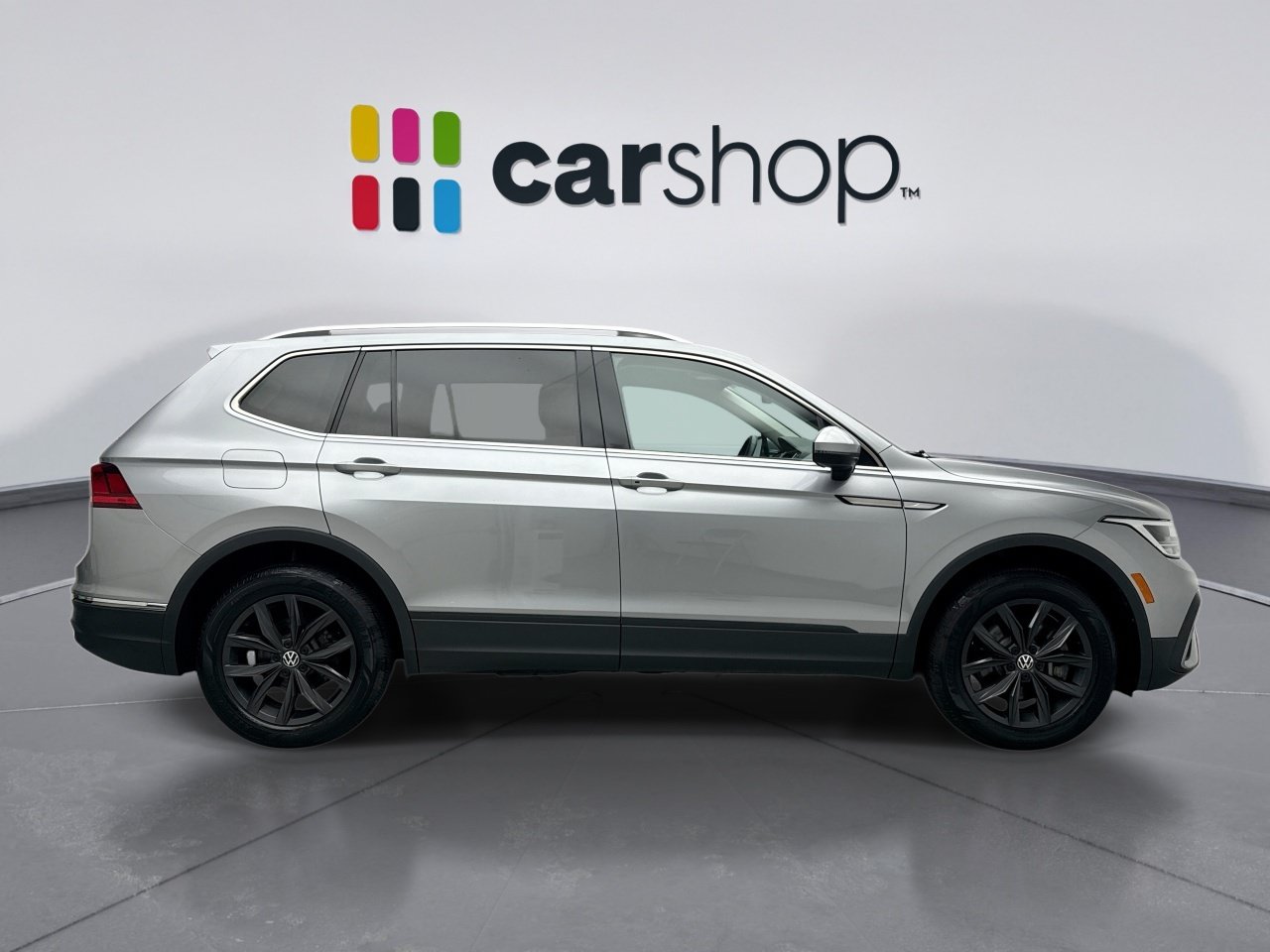Used 2024 Volkswagen Tiguan SE AWD/4WD image 6